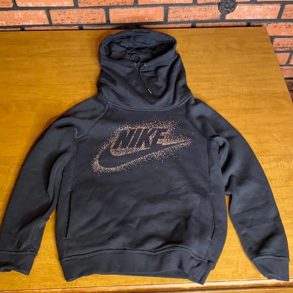 Nike Tops - Nike Sweatshirt